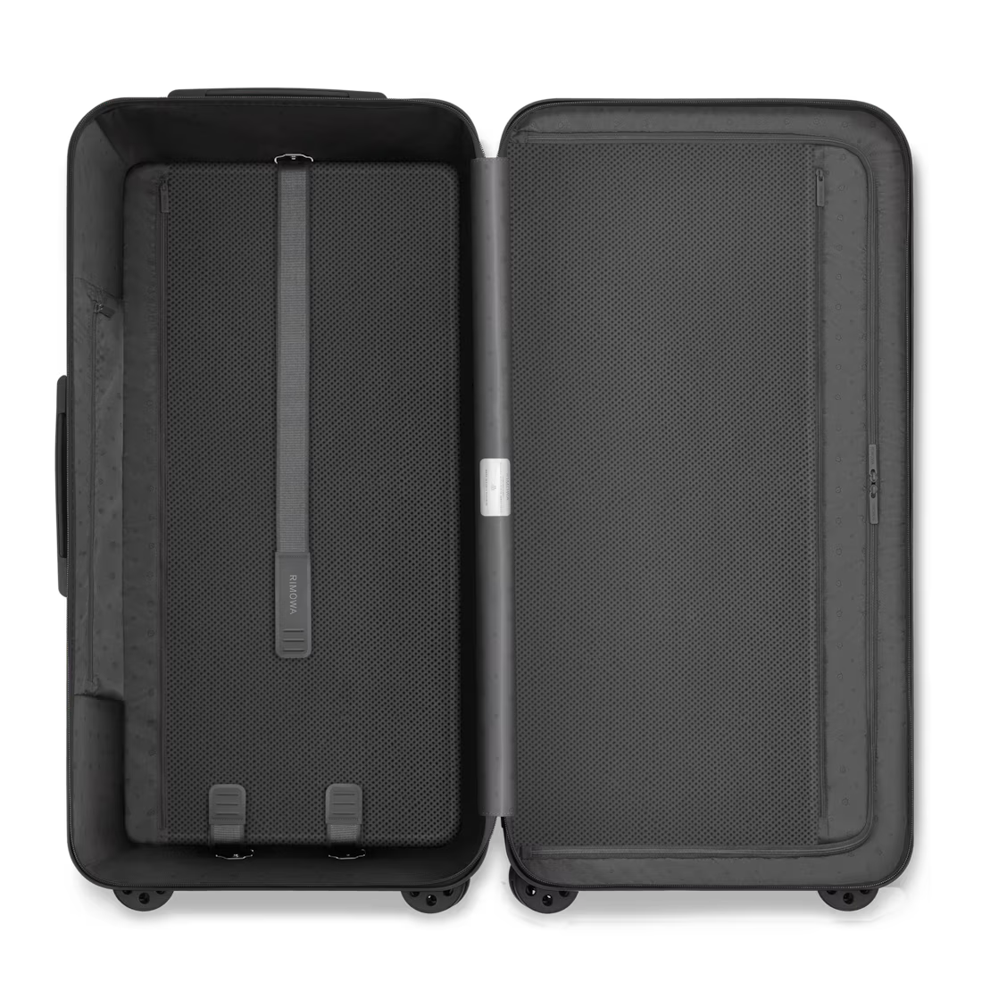 Essential Trunk Plus Matte black