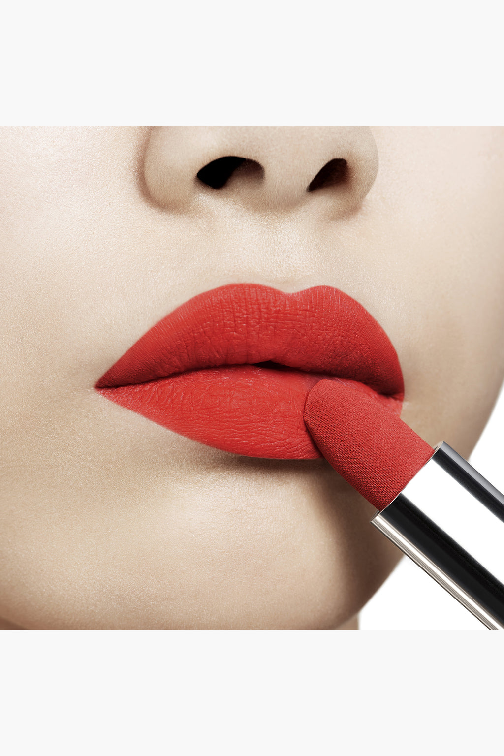 Rouge Dior 888 Strong Red velvet finish