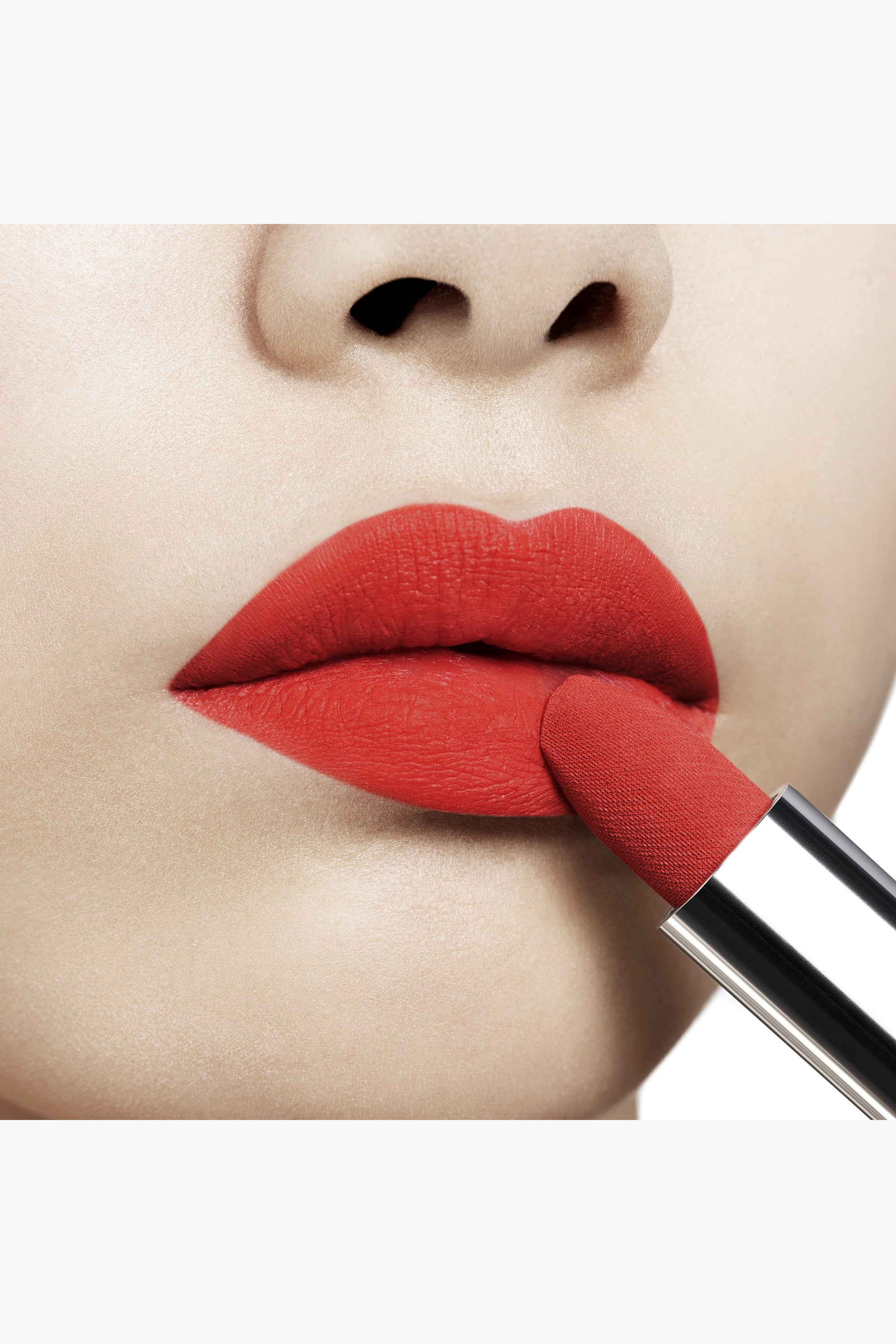Rouge Dior 888 Strong Red velvet finish